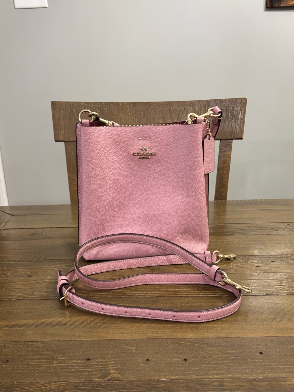 Coach Mollie Bucket Bag 22 in Rose Pink